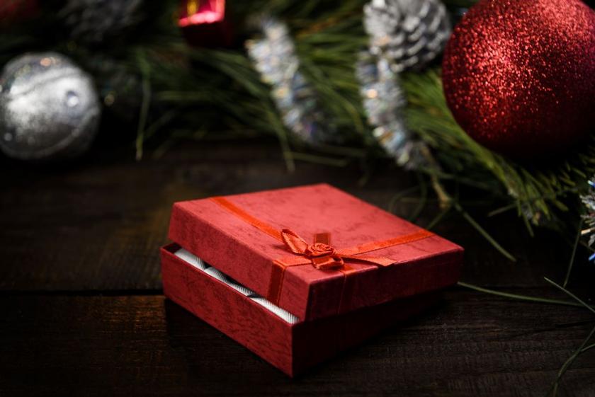 These three out-of-the-box gift packages can’t fit under the tree, but they’ll bring joy anyway