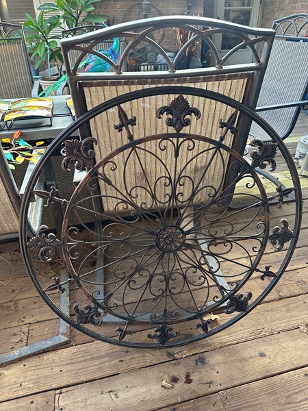 Large iron round decor