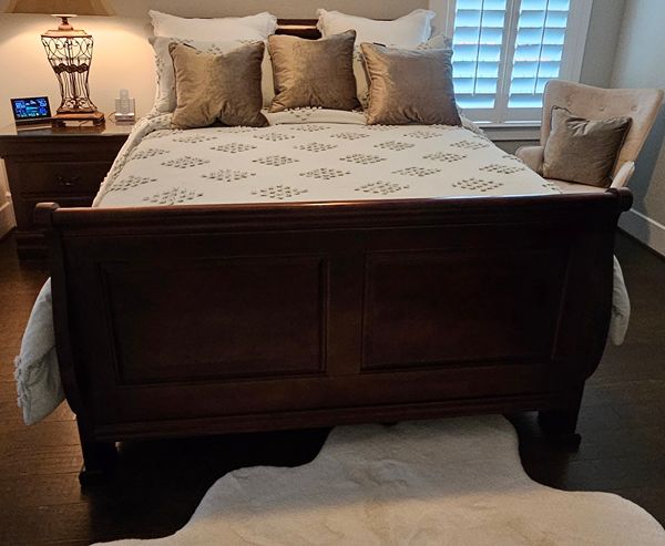 Queen bedroom set